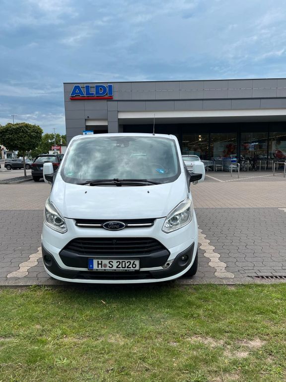 Ford Tourneo Custom 234.000 km 11.350 € Laatzen 30880
