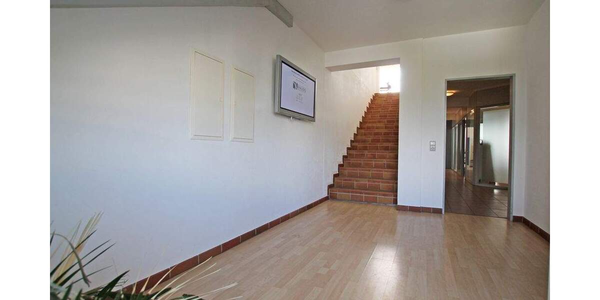 Gewerbeobjekt Hannover Vahrenheide - 1 Zimmer, 570 m&sup2;, 4.200&euro; | Angebot:25245498