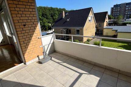3-Zimmer-Wohnung, 2 Balkone, 1 Stellplatz, provisionsfrei