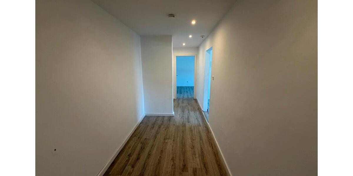 Dachgeschoßwohnung Wunstorf - 4 Zimmer, 102 m&sup2;, 1.020&euro; | Angebot:25104123