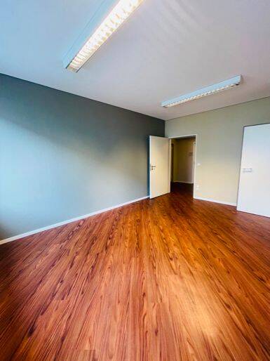 Büro mit zwei Räumen (Verbindungstür) | Gesamt 40qm - All-in-Miete