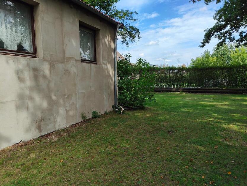 Grundstück 1300 m² mit einem alten Haus