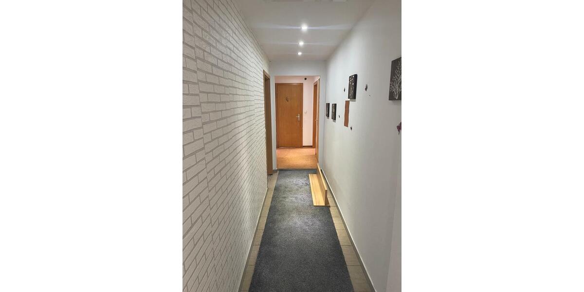 Dachgeschoßwohnung Lehrte - 3 Zimmer, 75 m&sup2;, 700&euro; | Angebot:24463959