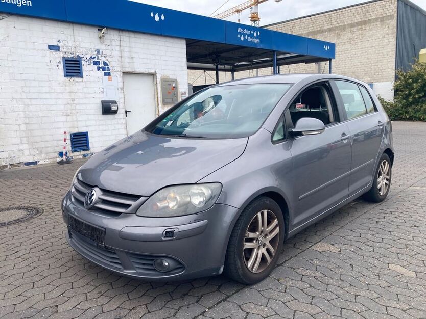 VW Golf 315.489 km 980 € Hannover 30165