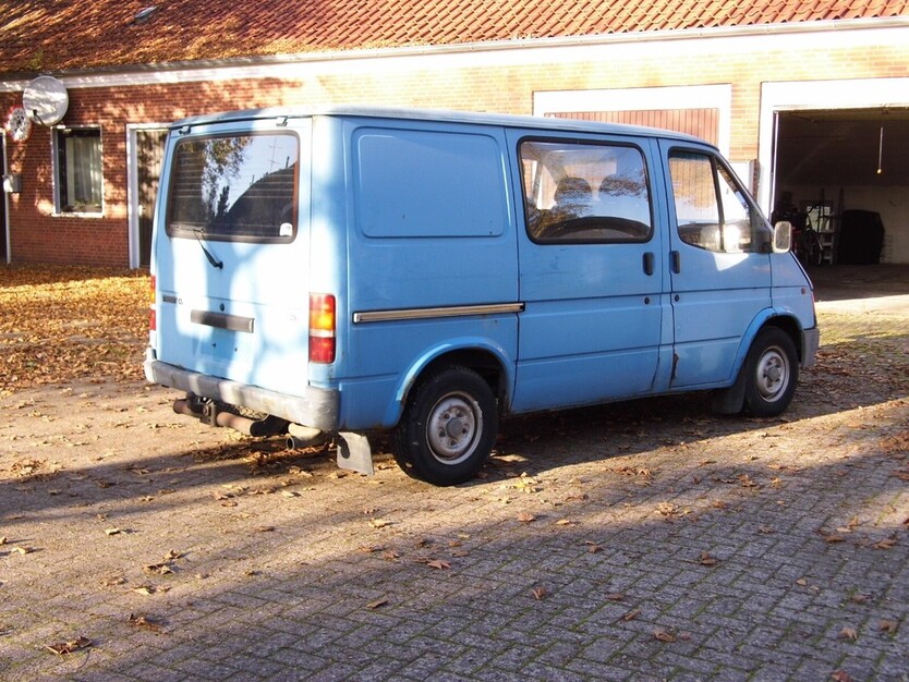 Ford F-100 151.000 km 2.500 € Edemissen 31234