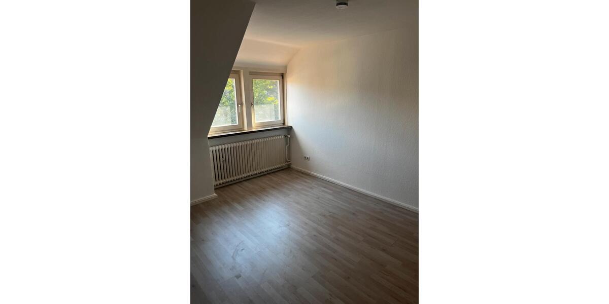 Dachgeschoßwohnung Hildesheim - 4 Zimmer, 92 m&sup2;, 695&euro; | Angebot:25149293