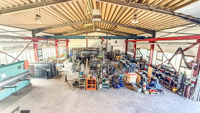 VIELSEITIGE UND FLEXIBLE GEWERBEIMMOBILIE - Gewerbeobjekt Wunstorf | Angebot:24874305