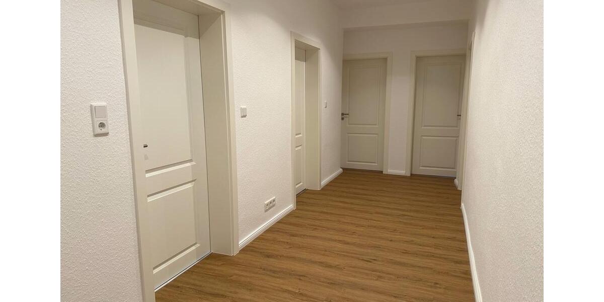 Etagenwohnung Hannover Linden-Limmer - 4 Zimmer, 100 m&sup2;, 1.350&euro; | Angebot:26382276