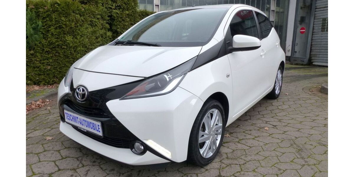 Toyota Aygo (X) 70.000 km 9.999 &euro; Hannover 30179