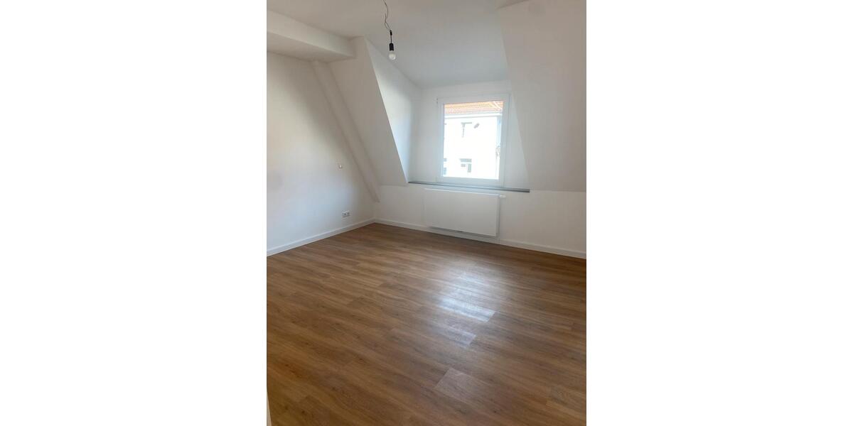 Dachgeschoßwohnung Hannover Vahrenwald-List - 7 Zimmer, 105 m&sup2;, 1.800&euro; | Angebot:27630855