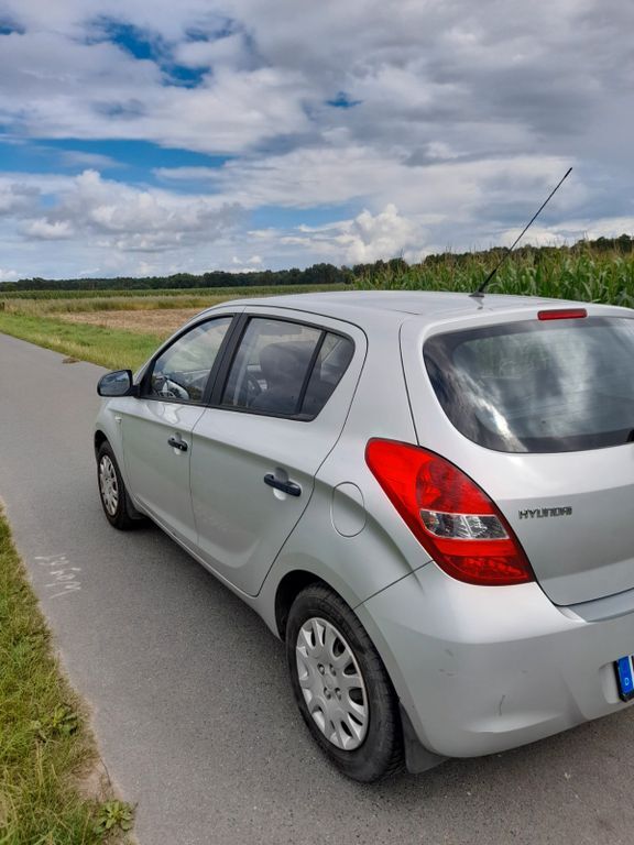 i20