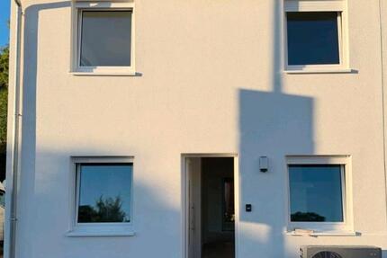 Haus Pattensen - 5 Zimmer, 140 m&sup2;, 1.500&euro; | Angebot:27607068