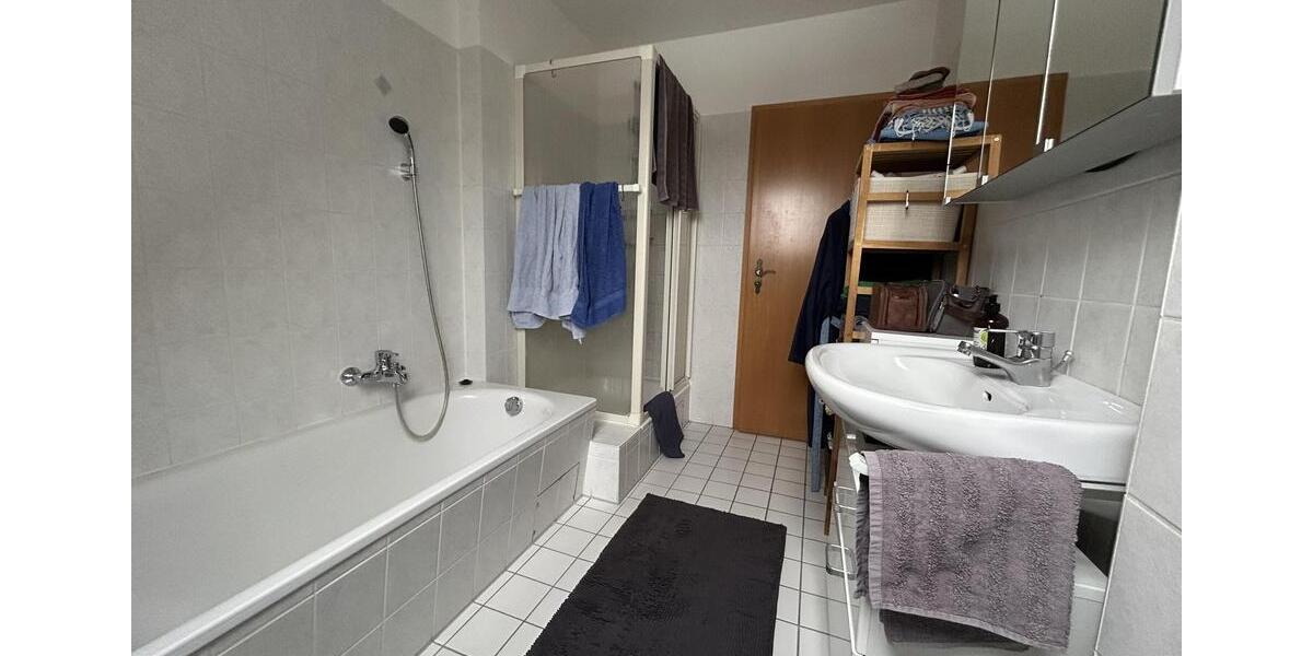 Dachgeschoßwohnung Hannover Herrenhausen-Stöcken - 3 Zimmer, 84 m&sup2;, 880&euro; | Angebot:24890343