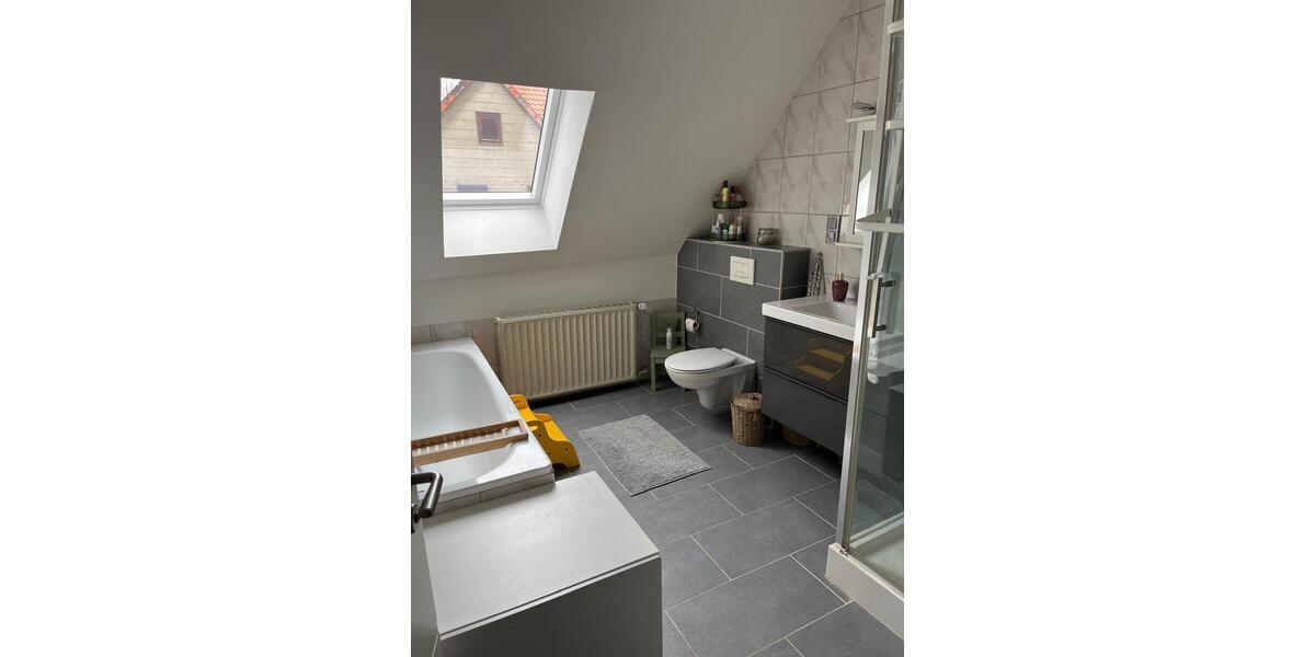 Etagenwohnung Springe - 4 Zimmer, 150 m&sup2;, 1.050&euro; | Angebot:26044837