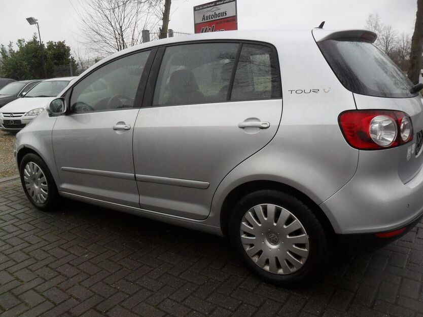 VW Golf 205.000 km 2.599 € Uetze OT Dollbergen 31311