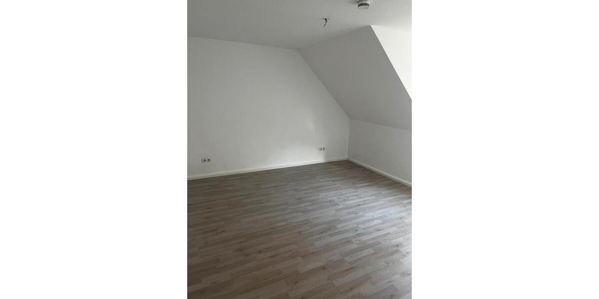 Dachgeschoßwohnung Hildesheim - 4 Zimmer, 92 m&sup2;, 695&euro; | Angebot:25149293