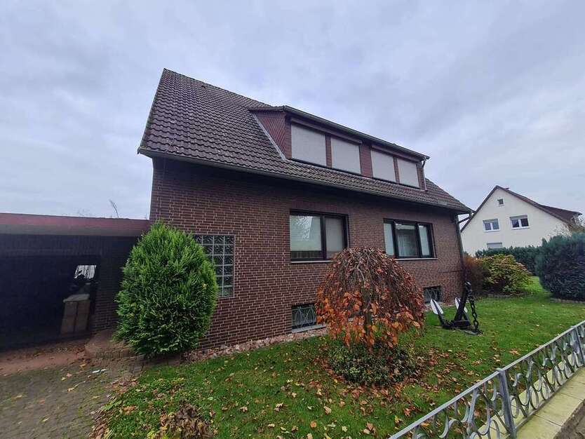 Haus zum Kaufen in Sarstedt 393.000 € 213 m²