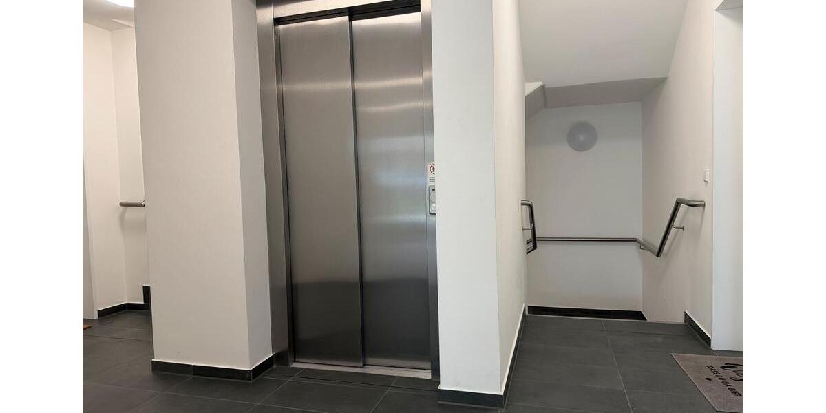 Dachgeschoßwohnung Laatzen - 2 Zimmer, 82 m&sup2;, 1.090&euro; | Angebot:26541033