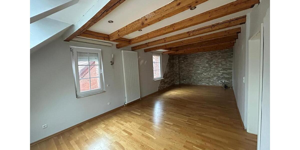 Etagenwohnung Laatzen - 5 Zimmer, 130 m&sup2;, 1.400&euro; | Angebot:26485132