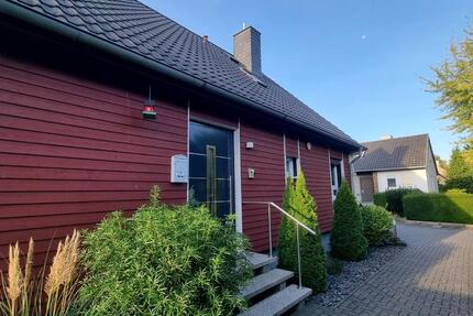 Kernsaniertes Einfamilienhaus in ruhiger Lage m. Garage + Keller zimmer