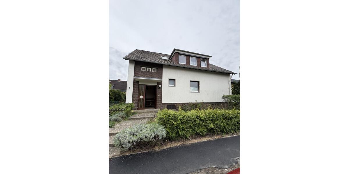 Dachgeschoßwohnung Lehrte - 3 Zimmer, 75 m&sup2;, 600&euro; | Angebot:25223562