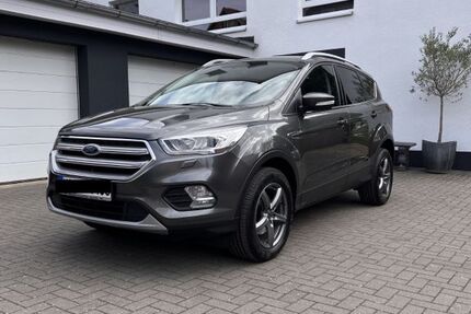Ford Kuga 99.990 km 11.890 &euro; Sarstedt 31157