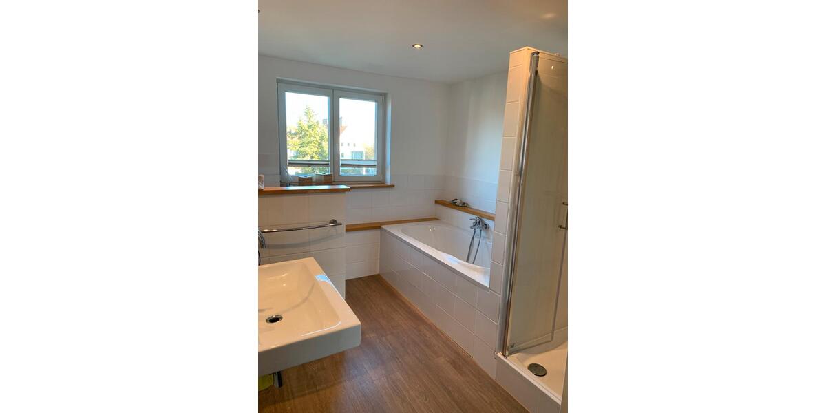 Dachgeschoßwohnung Hildesheim Bockfeld - 3 Zimmer, 90 m&sup2;, 1.100&euro; | Angebot:24814025