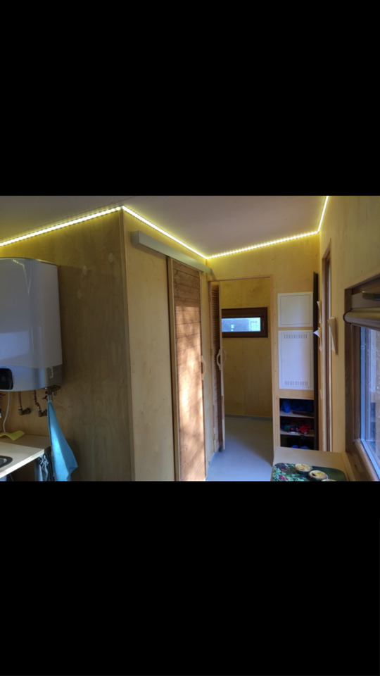 Tiny House 8,40m x 2,40m auf Vlemmix Trailer Winterfest-Mietkauf