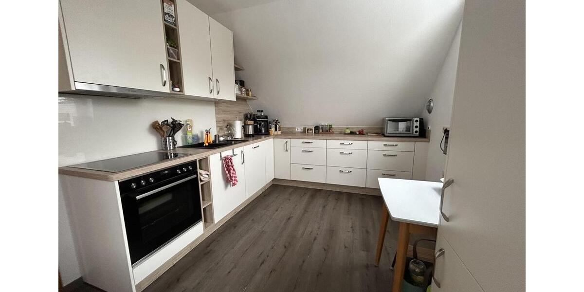 Dachgeschoßwohnung Hannover Herrenhausen-Stöcken - 3 Zimmer, 84 m&sup2;, 880&euro; | Angebot:24890343