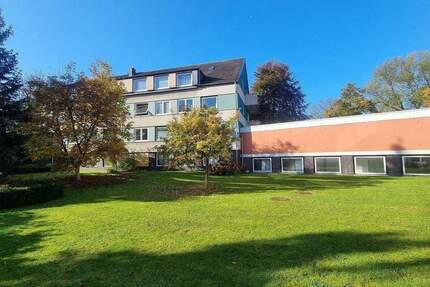 FÜR DIE NETTE WG: BESTE LAGE - VIELE RÄUME - VIELE MÖGLICKEITEN - RUHIG IM UNTERGESCHOSS - ERSTBEZUG NACH RENOVIERUNG IM SOMMER 2026 6 zimmer