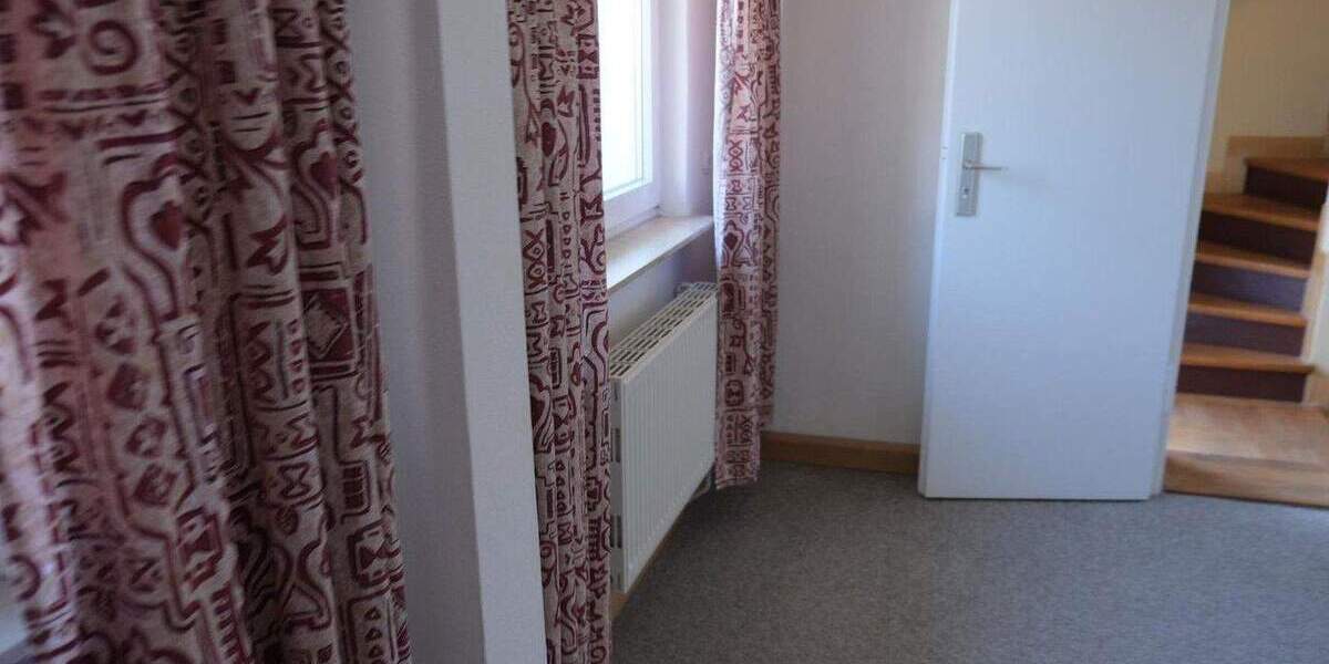 Freistehendes Einfamilienhaus - massiv gebaut und liebevoll gepflegt mit Traumgarten 4 zimmer