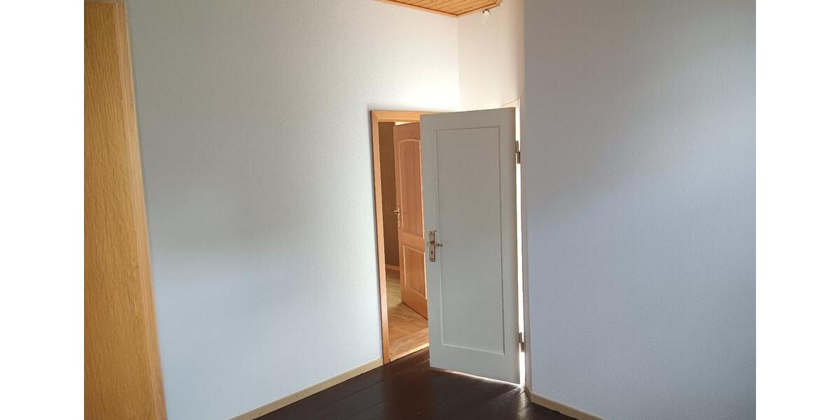 Erdgeschoßwohnung Wedemark - 5 Zimmer, 160 m&sup2;, 990&euro; | Angebot:26633446