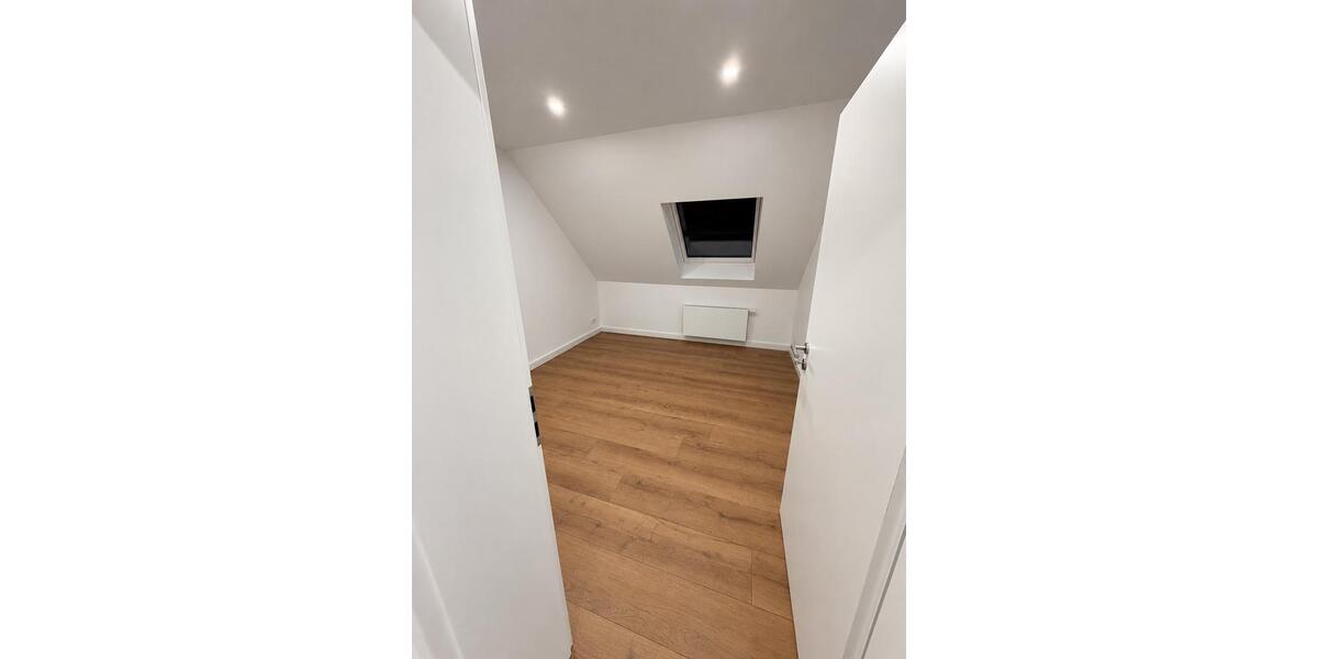 Dachgeschoßwohnung Hannover Nord - 3 Zimmer, 78 m&sup2;, 1.350&euro; | Angebot:27604087