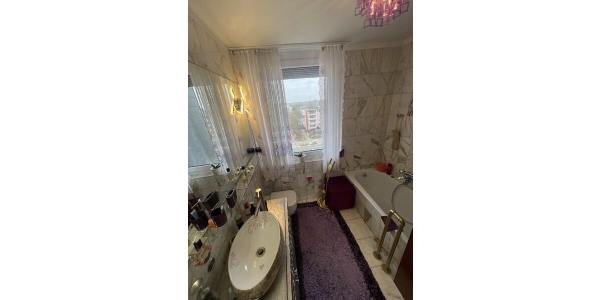 REDUZIERT! Saniertes Penthouse in Laatzen – 3-Zimmer-Traumwohnung mit Balkon & Fahrstuhl! 3 zimmer