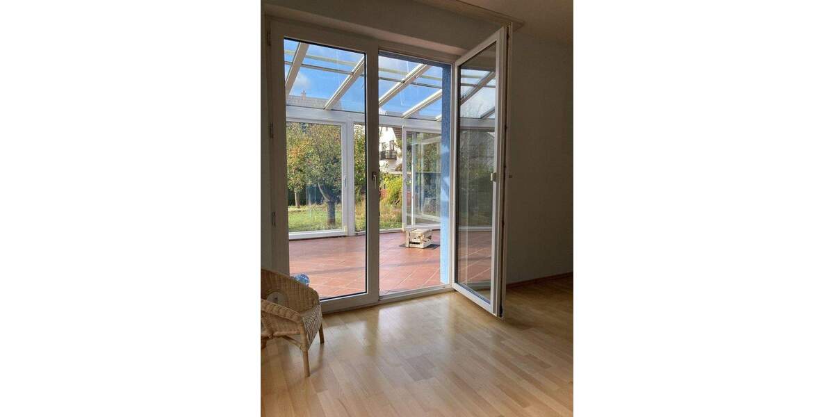 Freistehendes Einfamilienhaus - massiv gebaut und liebevoll gepflegt mit Traumgarten 4 zimmer