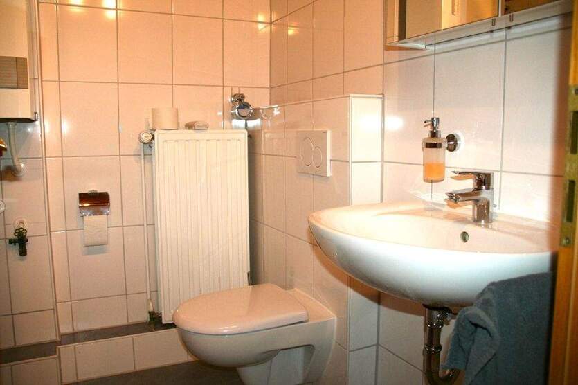 Großzügiges Wohnen in Grasdorf + Stellplatz ... !!! 2 zimmer