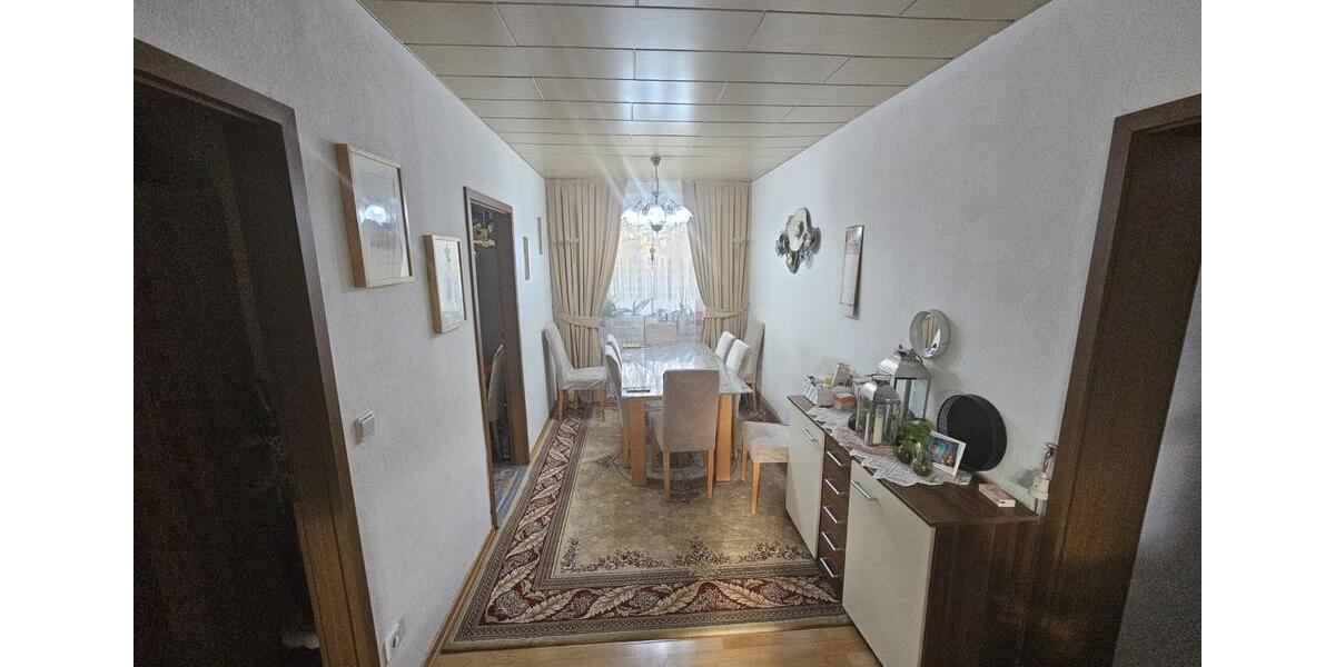 ** Große 4-Zimmer-Eigentumswohnung in Altwarmbüchen ** 4 zimmer