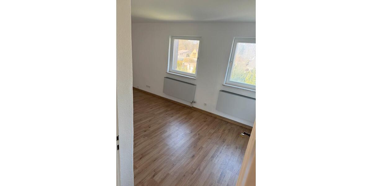 Etagenwohnung Hannover Misburg-Anderten - 3 Zimmer, 90 m&sup2;, 1.400&euro; | Angebot:26449280