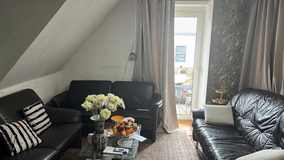 Dachgeschoßwohnung Sehnde - 3 Zimmer, 853 m&sup2;, 990&euro; | Angebot:26699507