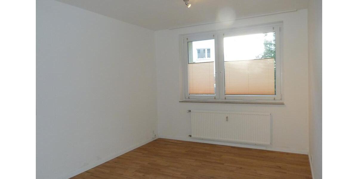 von privat: maschseenah und kernsaniert 2 zimmer