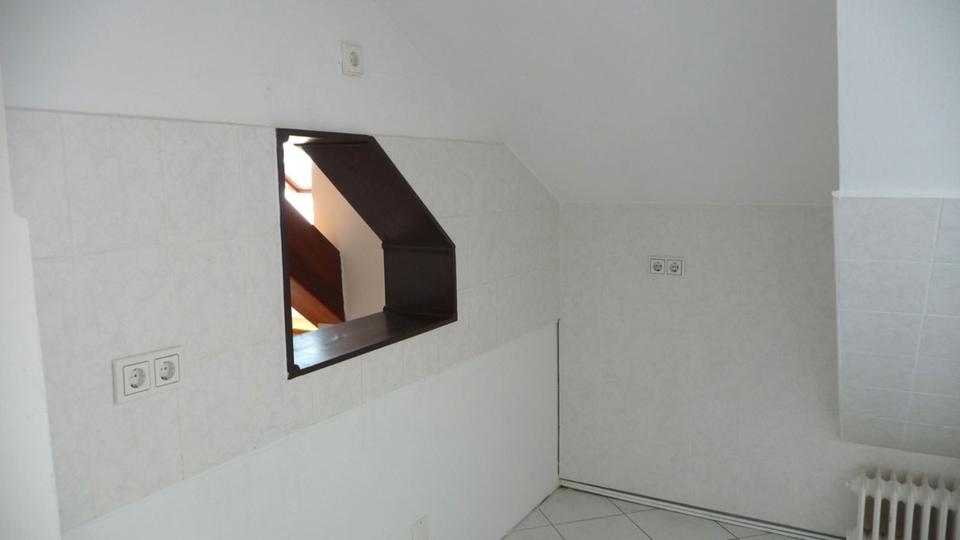 Dachgeschoßwohnung Hemmingen - 3.5 Zimmer, 100 m&sup2;, 850&euro; | Angebot:24350624