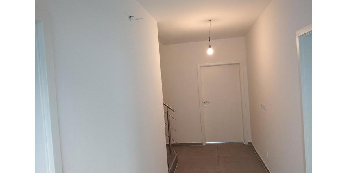 Doppelhaushälfte Hannover - 6 Zimmer, 154 m&sup2;, 1.500&euro; | Angebot:26035556