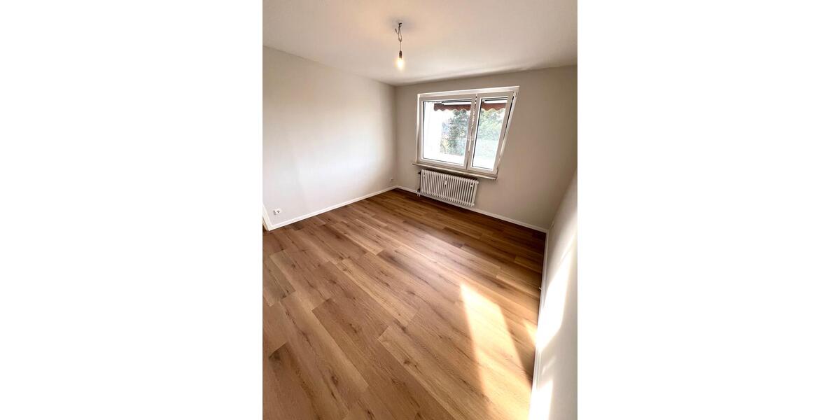 Etagenwohnung Hannover Bothfeld-Vahrenheide - 3 Zimmer, 82 m&sup2;, 1.200&euro; | Angebot:27603472