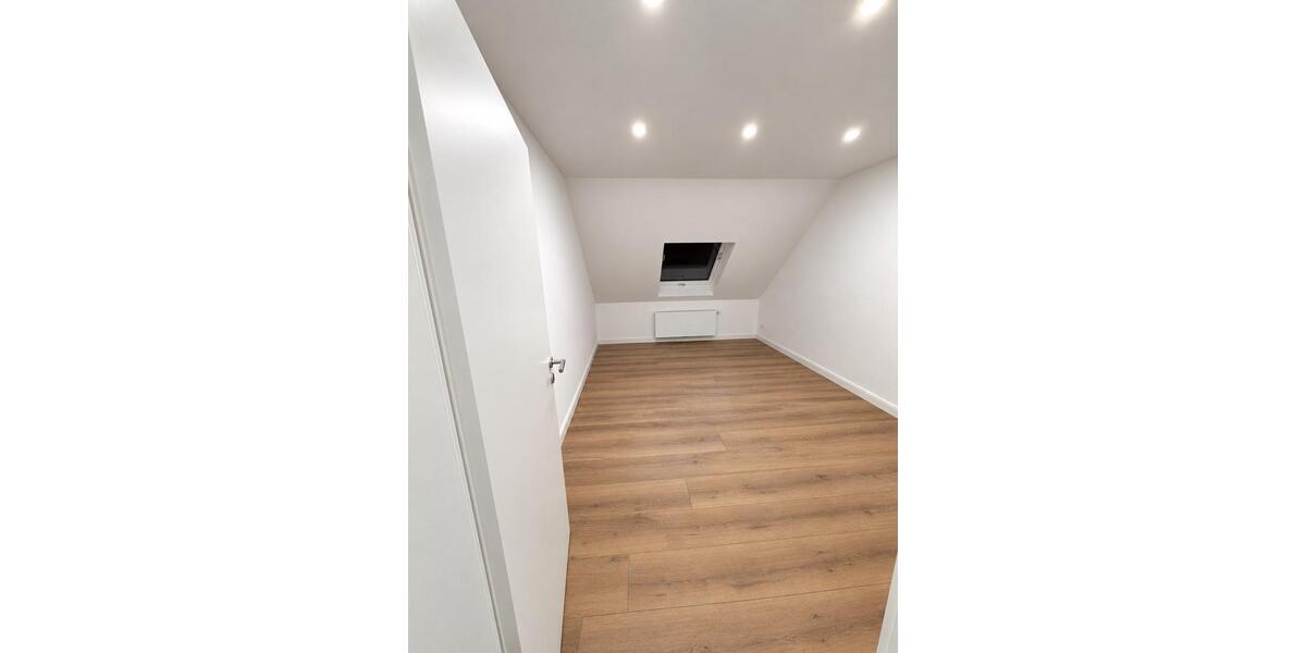 Dachgeschoßwohnung Hannover Nord - 3 Zimmer, 78 m&sup2;, 1.350&euro; | Angebot:27604087