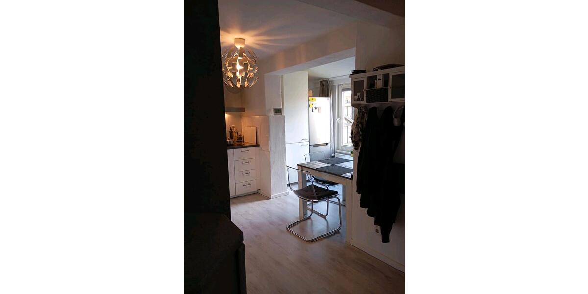 Renoviertes Zweifamilienhaus in ruhiger Lage - provisionsfrei 8 zimmer