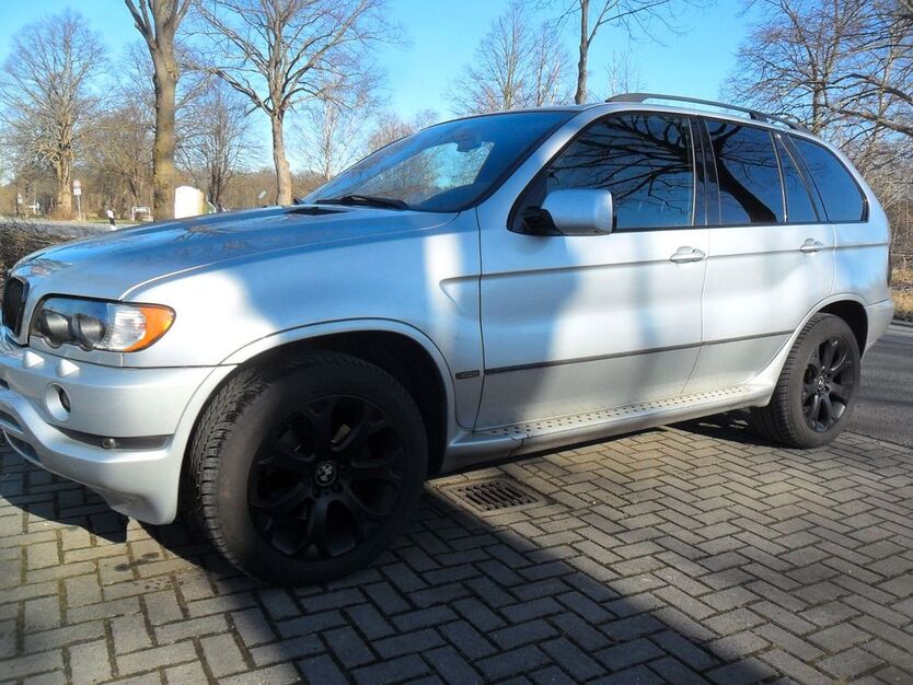BMW X5 227.000 km 3.699 € Uetze OT Dollbergen 31311