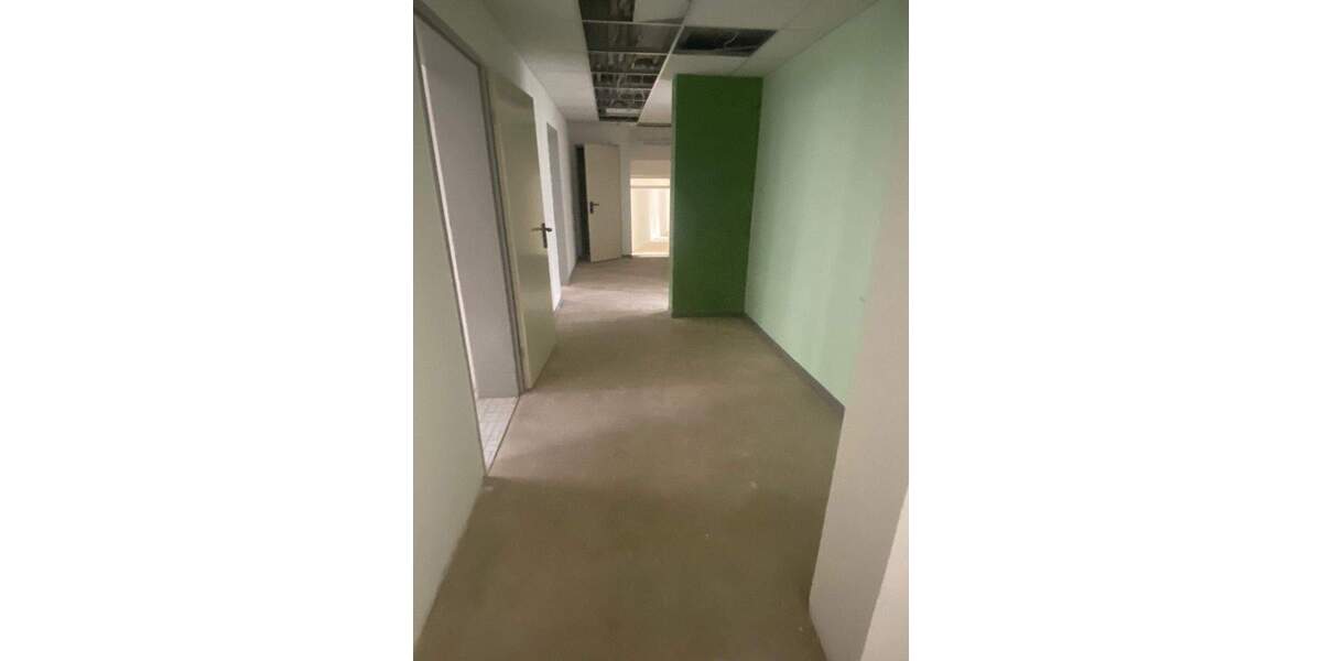 BESTE LAGE - VIELE RÄUME - VIELE MÖGLICKEITEN - RUHIG IM UNTERGESCHOSS zimmer