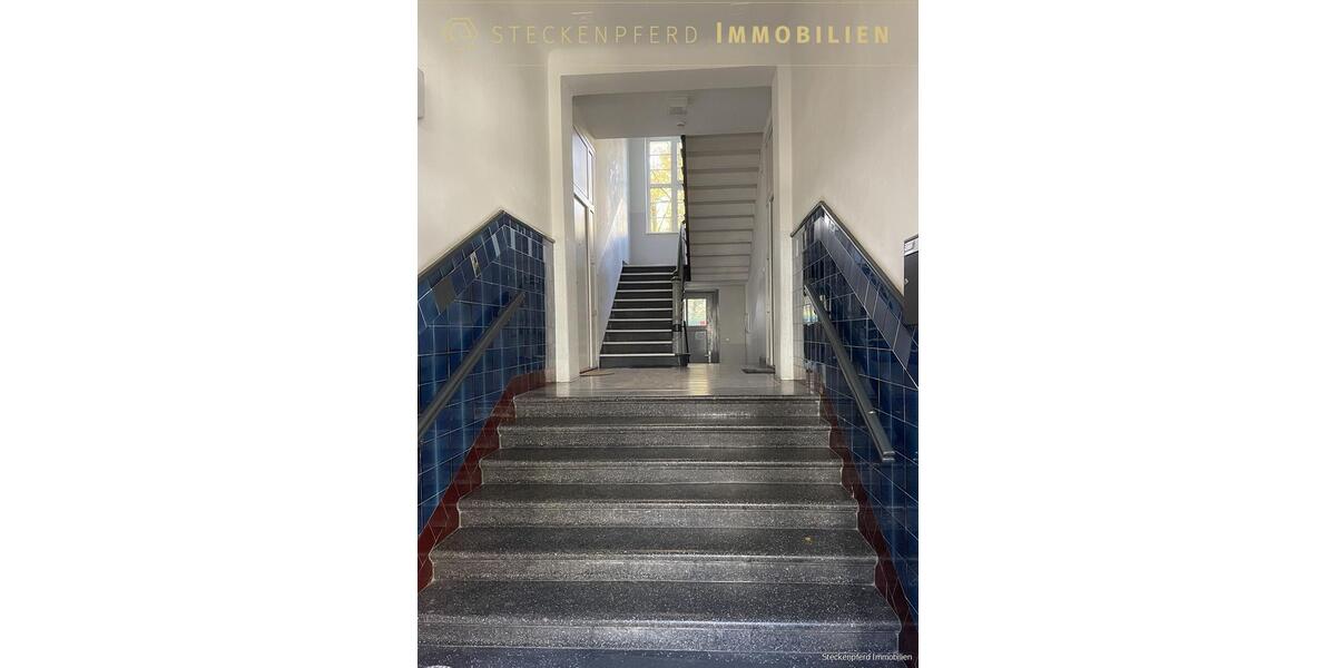 Altbaucharme neu belebt – großzügige, sanierte 3-Zimmer-Wohnung mit zwei Balkonen, sofort bezugsbereit 3 zimmer