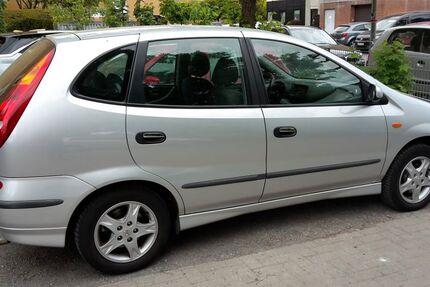 Nissan Almera Tino 103.000 km 4.100 &euro; Hannover 30455