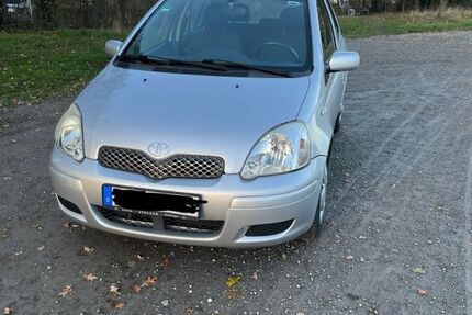 Toyota Yaris 108.000 km 1.999 &euro; Garbsen 30823